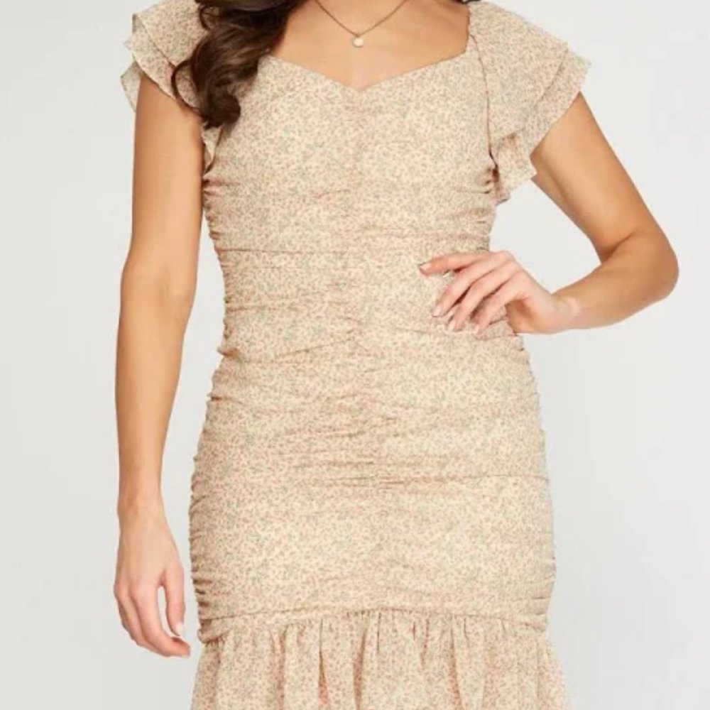 NWT. Floral ruched mini dress